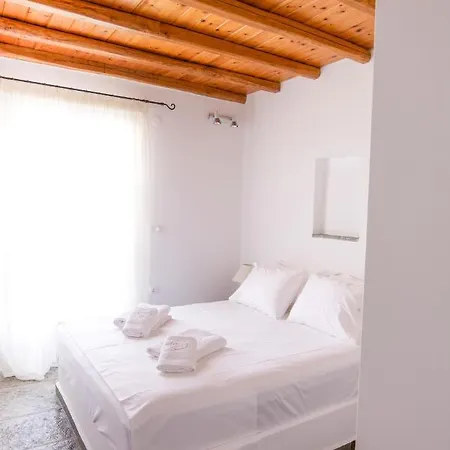 Pende Traditional Luxury Livadi (Serifos)